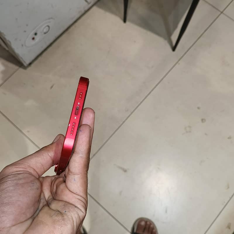 Apple iPhone 14 3