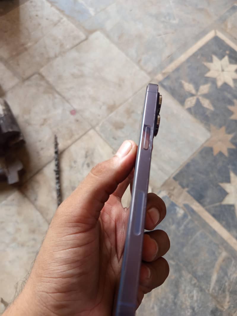 Apple iPhone 14 Pro Max 0