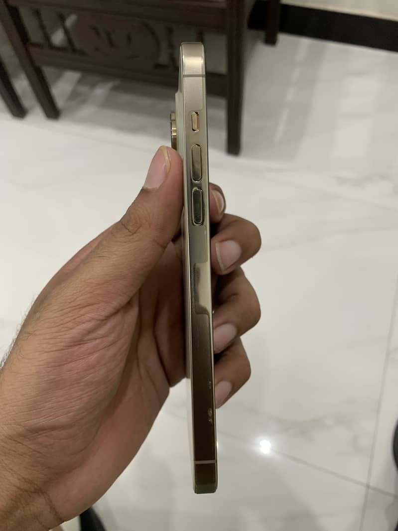Iphone 14 pro max 5