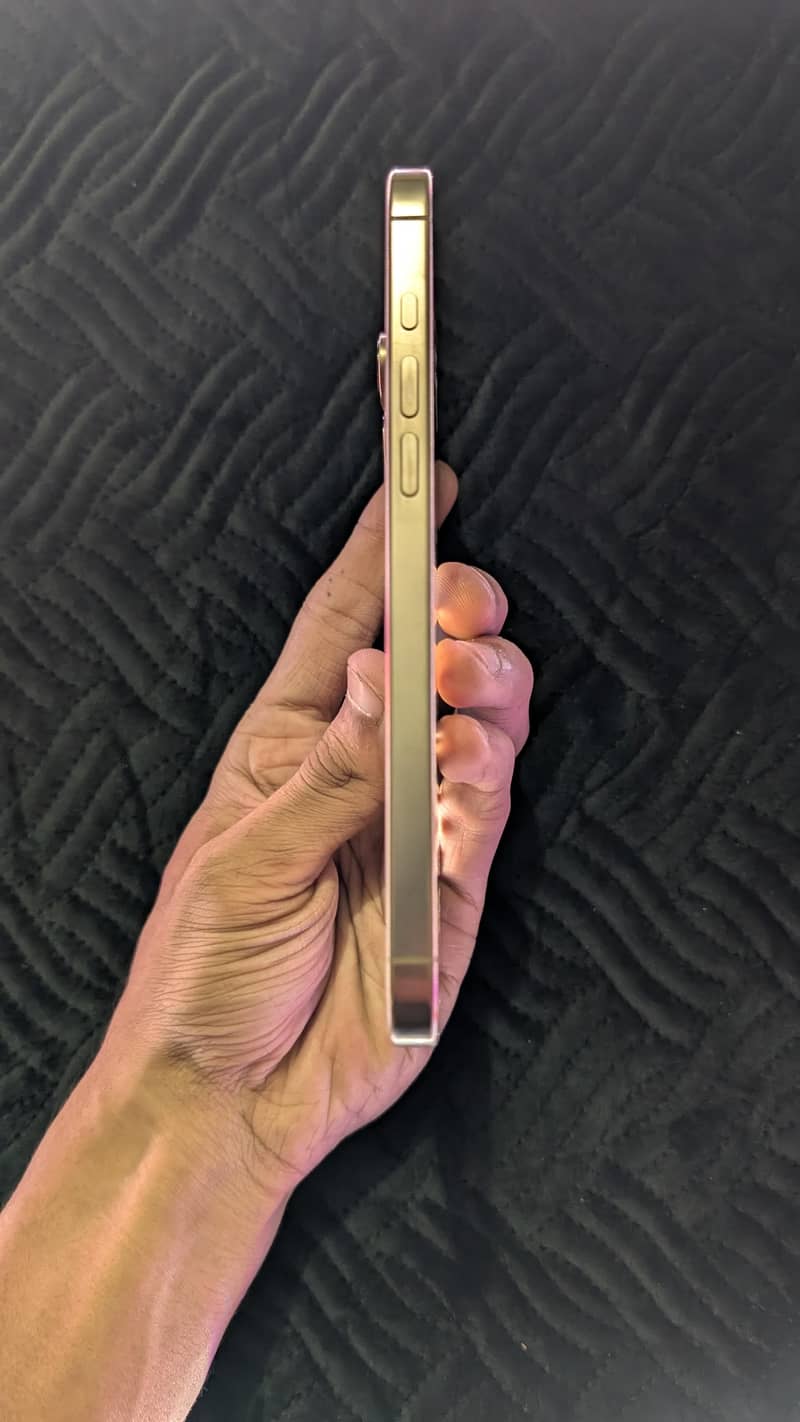 Apple iPhone 16 Pro Max 3