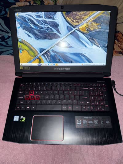 `Acer Predator Helios 300 i7 7th GTX 1060 6GB 8GB 256SSD`