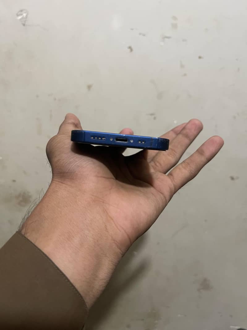 Apple iPhone 12 mini 1