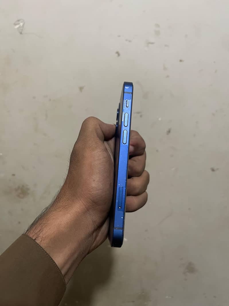 Apple iPhone 12 mini 4