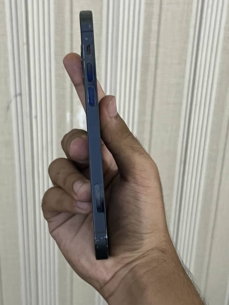 Apple iPhone 12 Pro 4