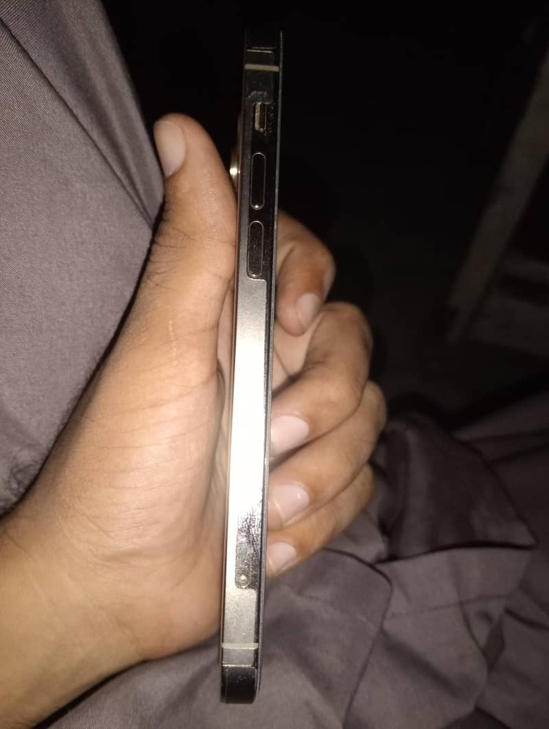 Apple iPhone 12 Pro 2