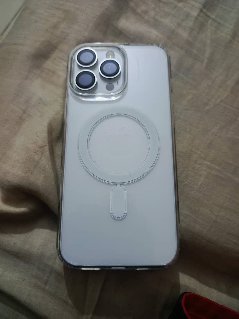 Apple iPhone 16 Pro Max 2