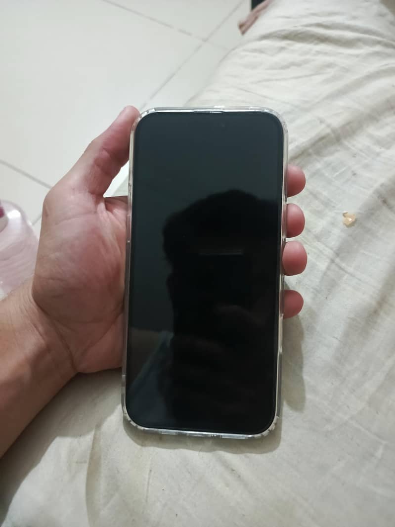 Apple iPhone 16 Pro Max 3
