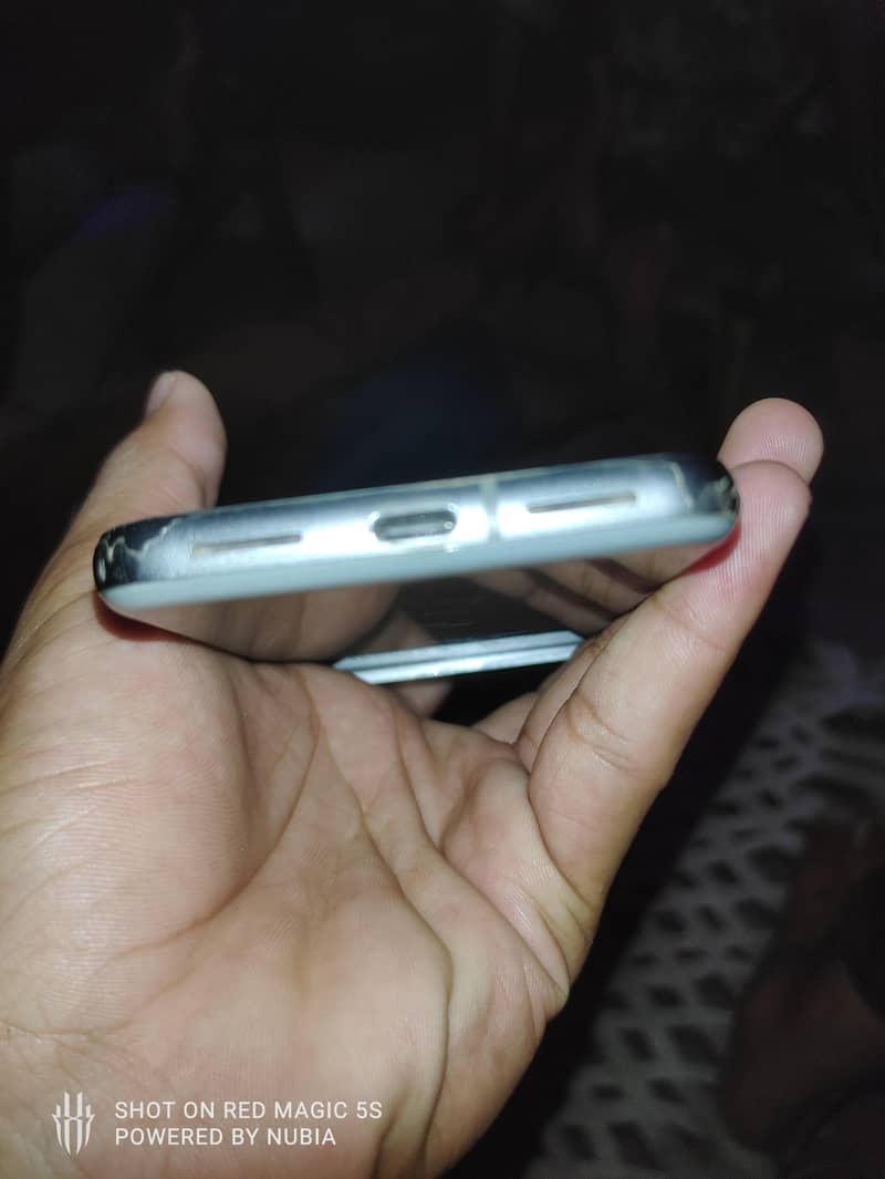 Google Pixel 8 6