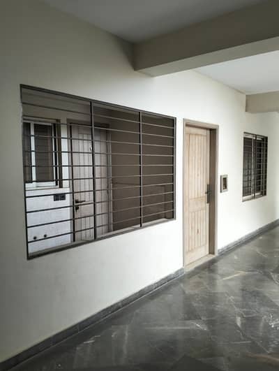 Buy A Flat Of 1700 Square Feet In Tariq Road