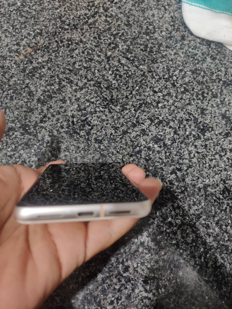 Google Pixel 8 3