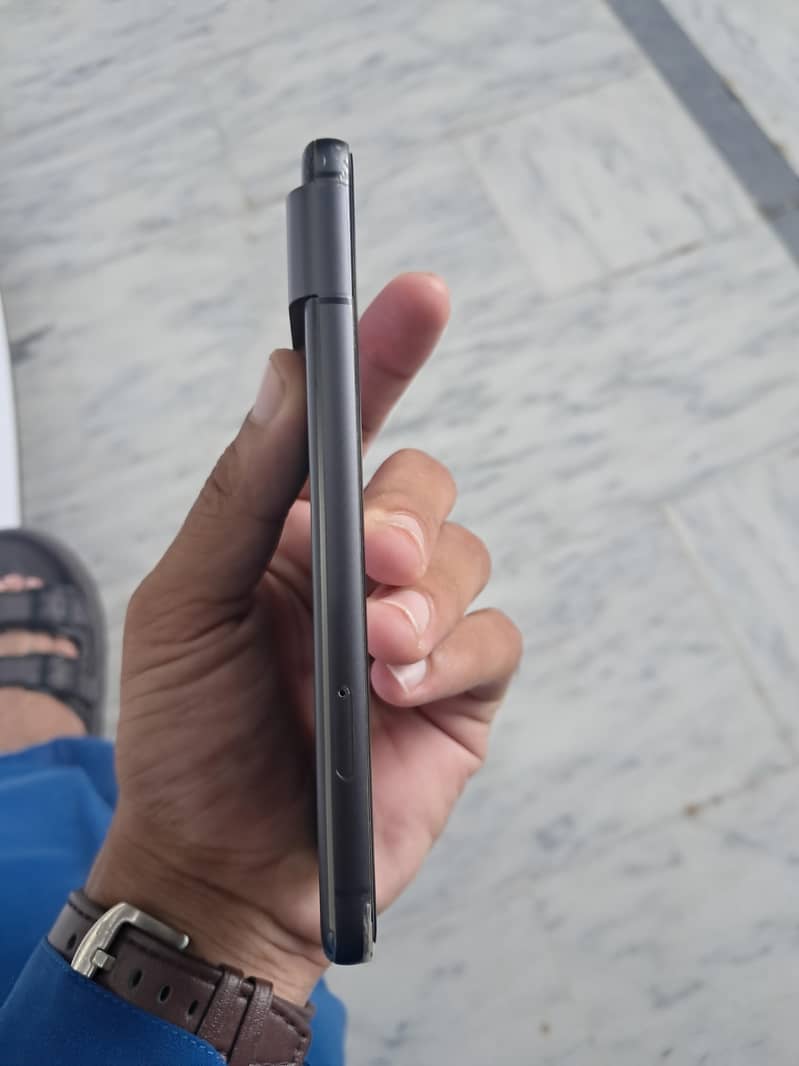 Google Pixel 8 3