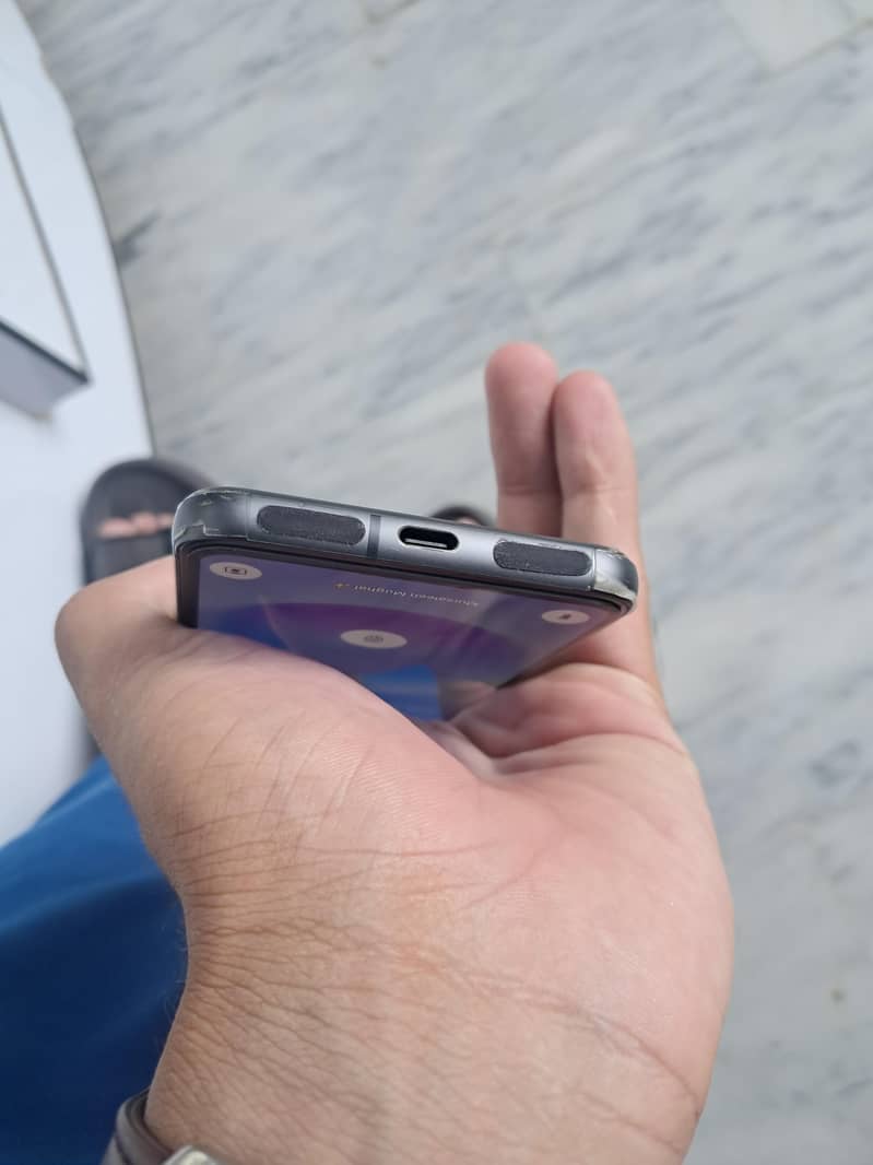Google Pixel 8 4
