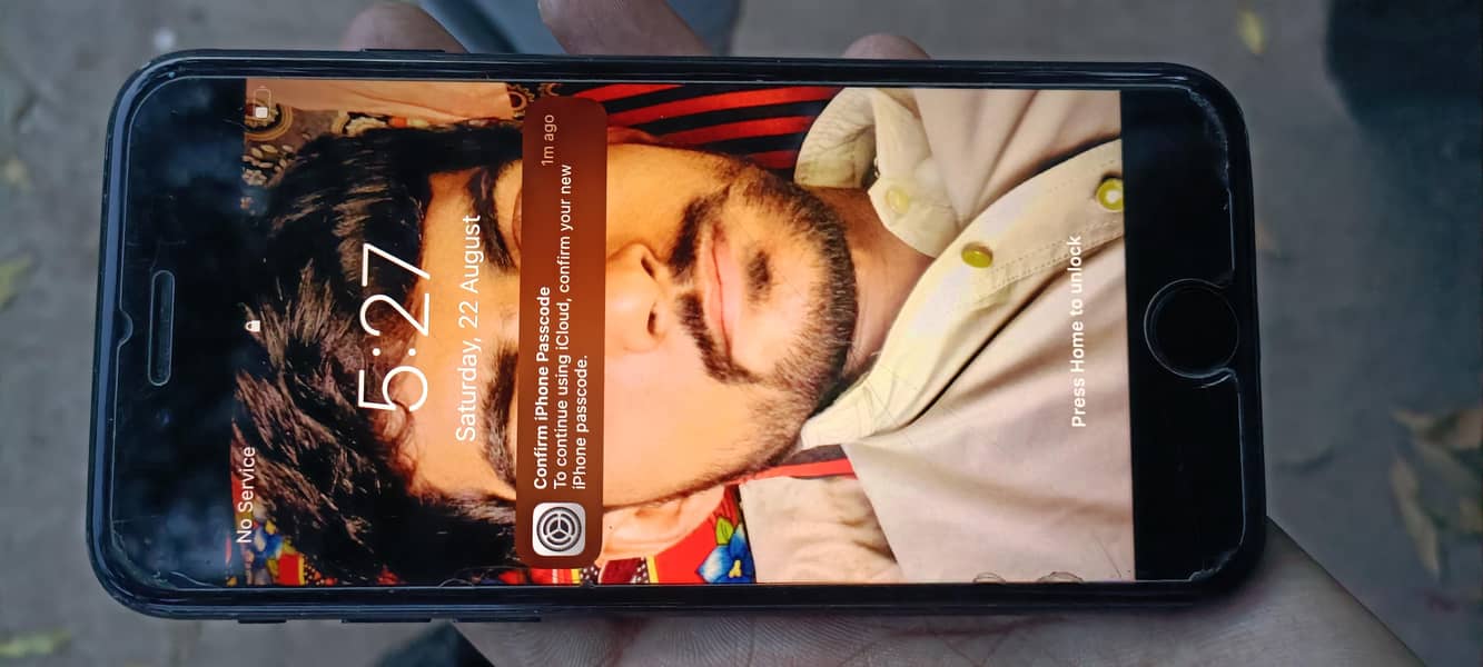 Apple iPhone 7 2