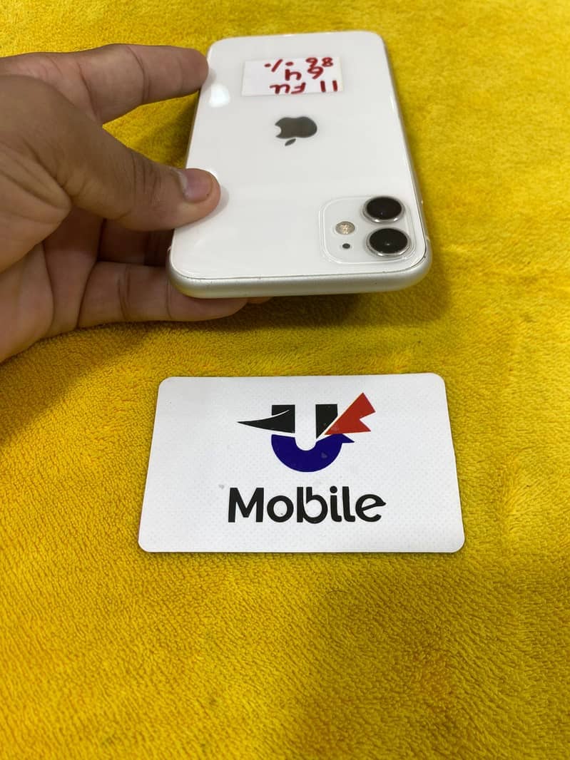Apple iPhone 11 4