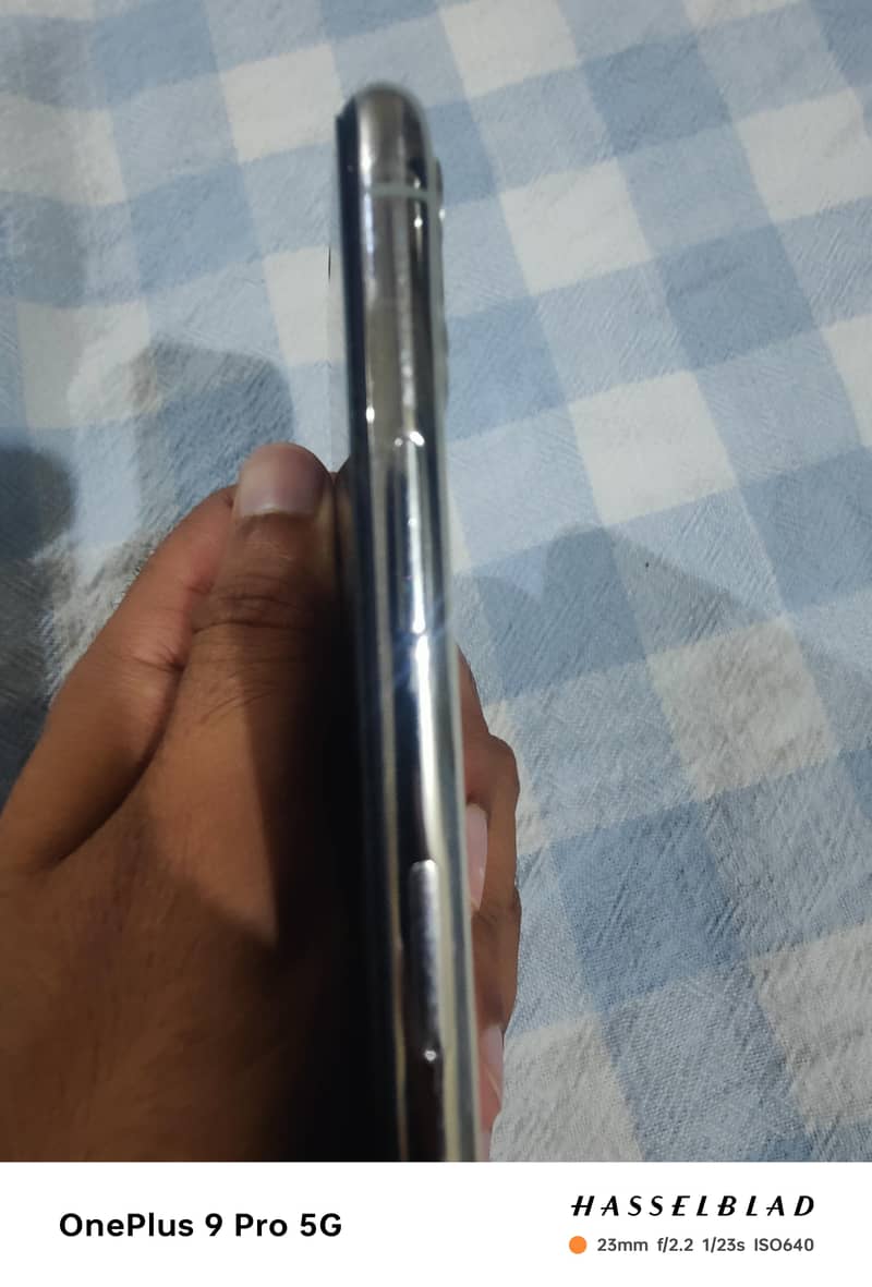 Apple iPhone 11 Pro Max 1
