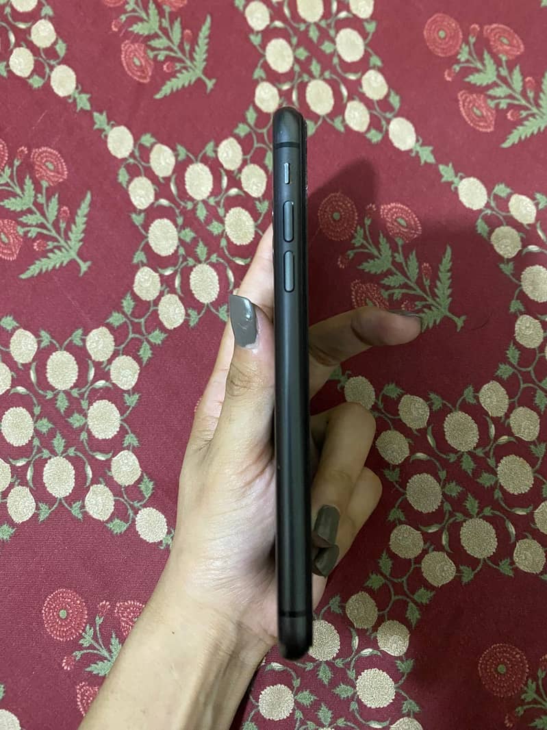 Apple iPhone 11 2
