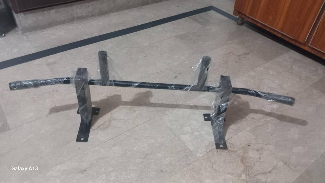 Pull up bar 1