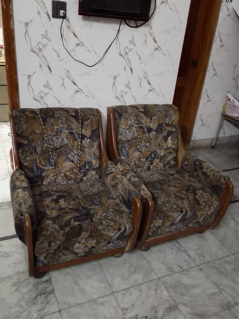 sofas in good condition 1