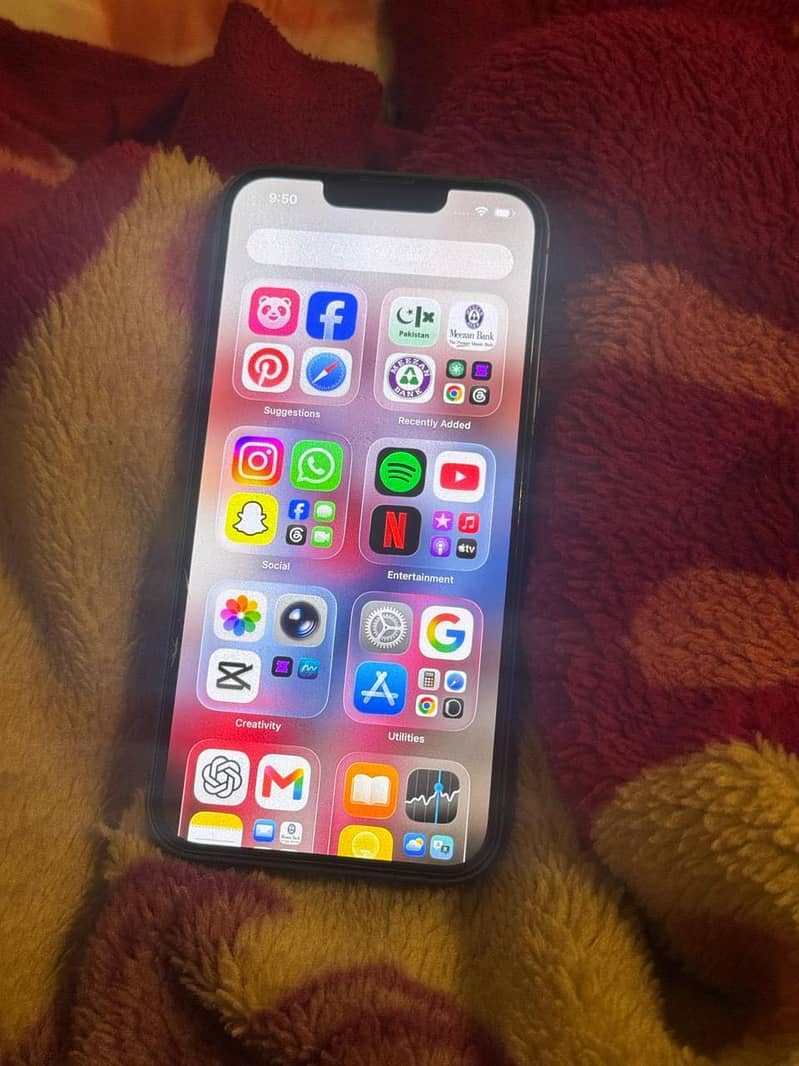 Apple iPhone 13 2