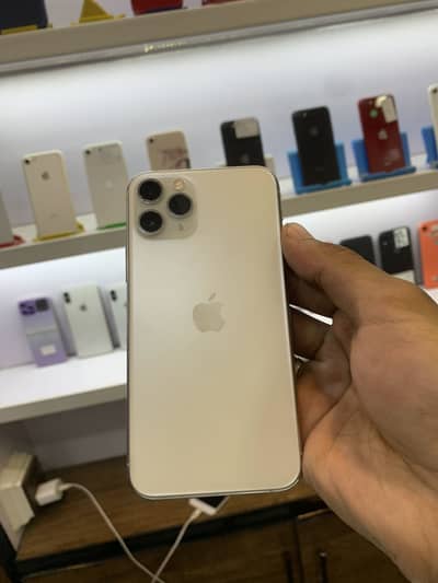 iPhone 11 Pro (OFFER) 03275894788