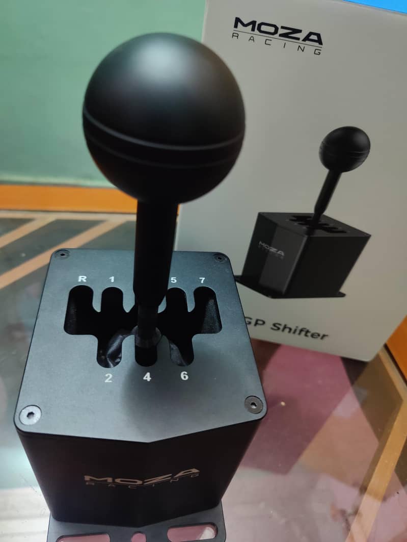 MOZA R5 Racing Simulator Setup 5