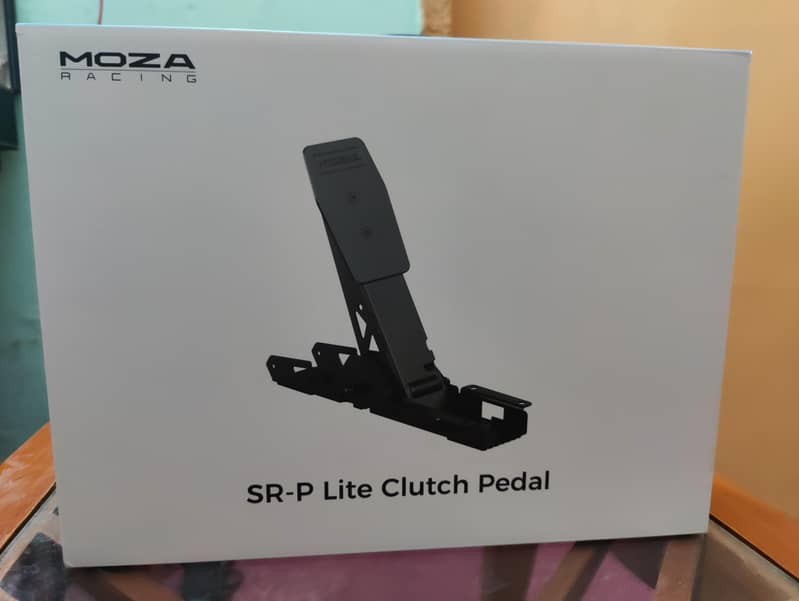 MOZA R5 Racing Simulator Setup 6