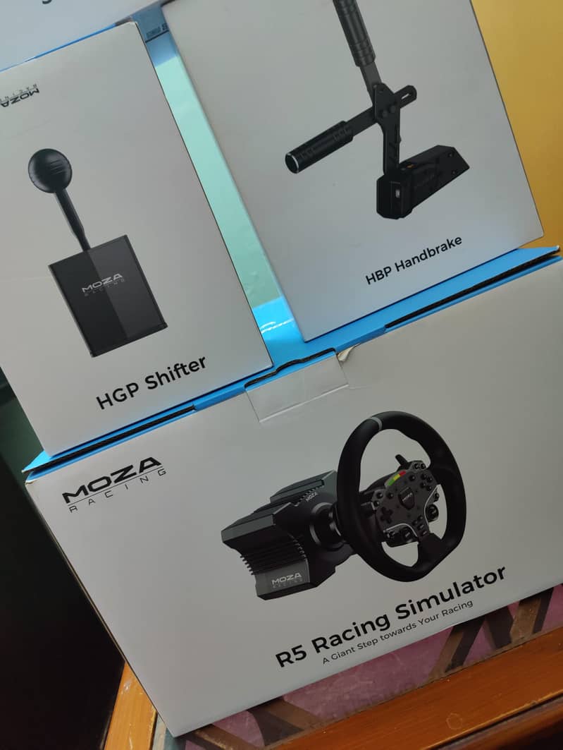 MOZA R5 Racing Simulator Setup 14