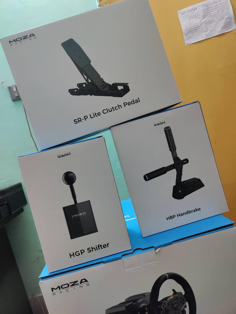 MOZA R5 Racing Simulator Setup 15
