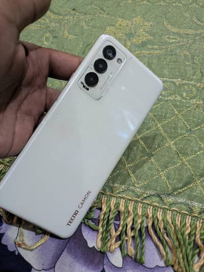 Tecno Camon 18