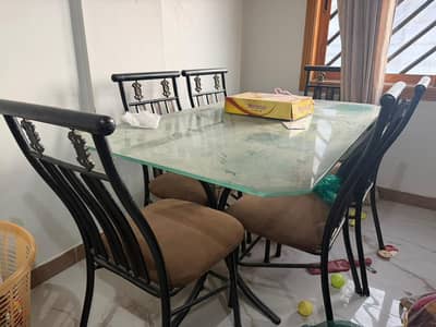 six chairs dinig table iron