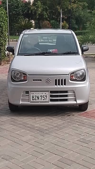 Suzuki Alto for rent daily weekly monthly with driver or without drive