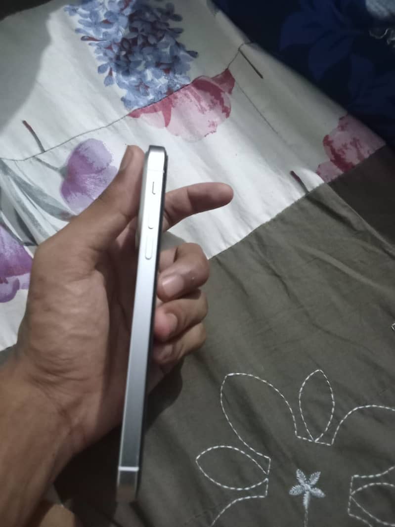 Apple iPhone 11 5