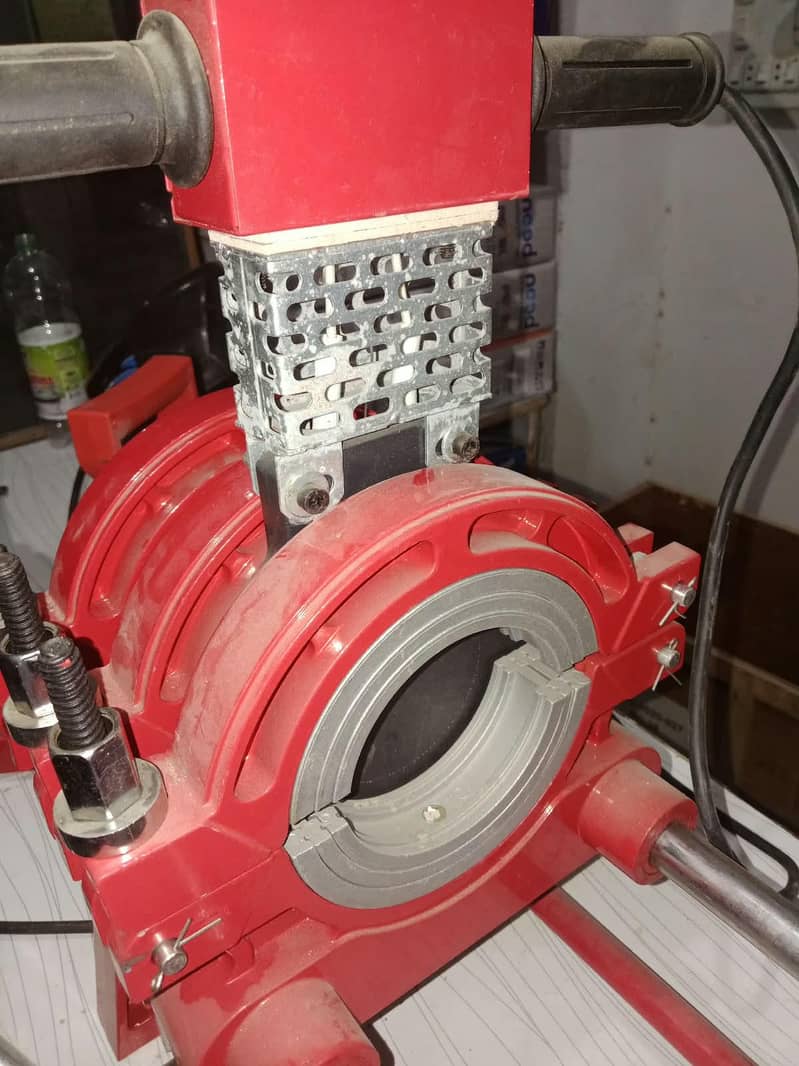 U PVC joined machine 3