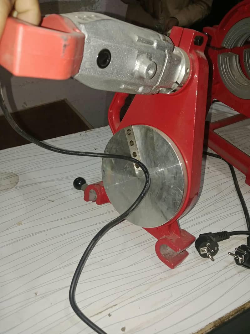 U PVC joined machine 7