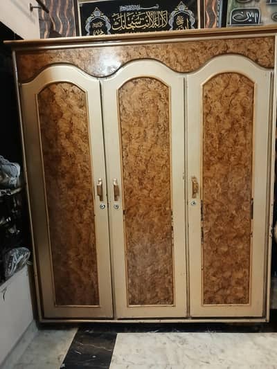 GOOD QUALITY WARDROBE 100 WOODEN