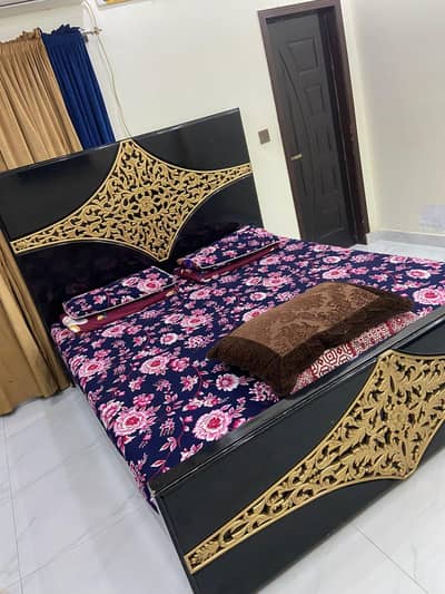 black golden clr bed dressing 7month use