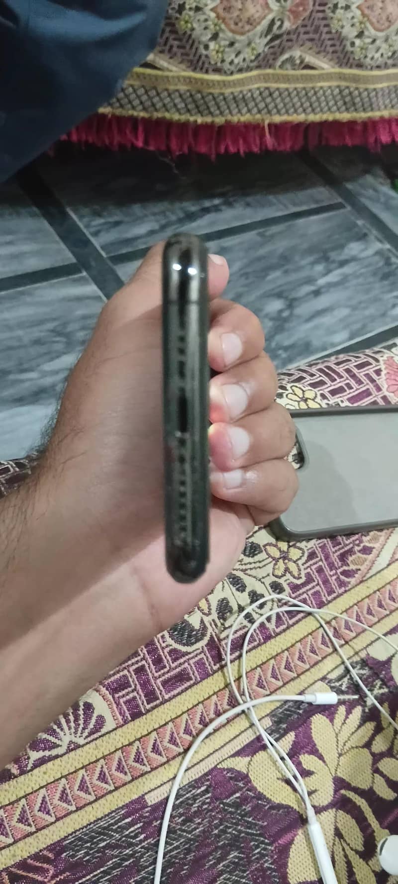 Apple iPhone 11 Pro 4