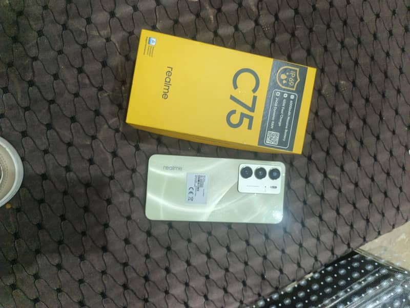 Realme C75 0