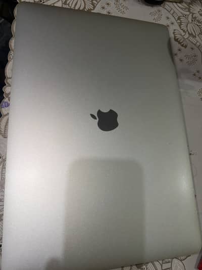 MACBOOK PRO 2019 15-inches