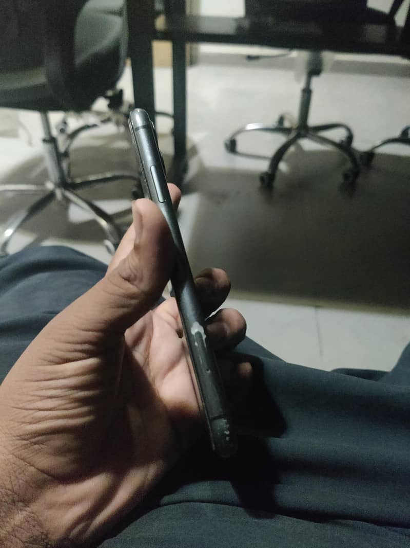 Apple iPhone 11 3