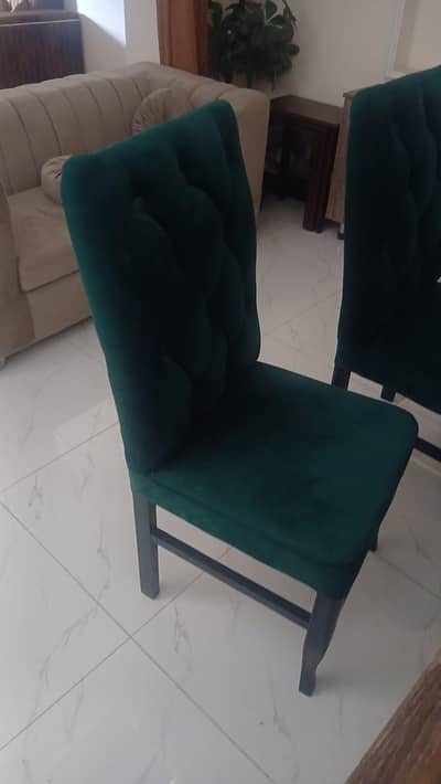 table for sale 6 chairs
