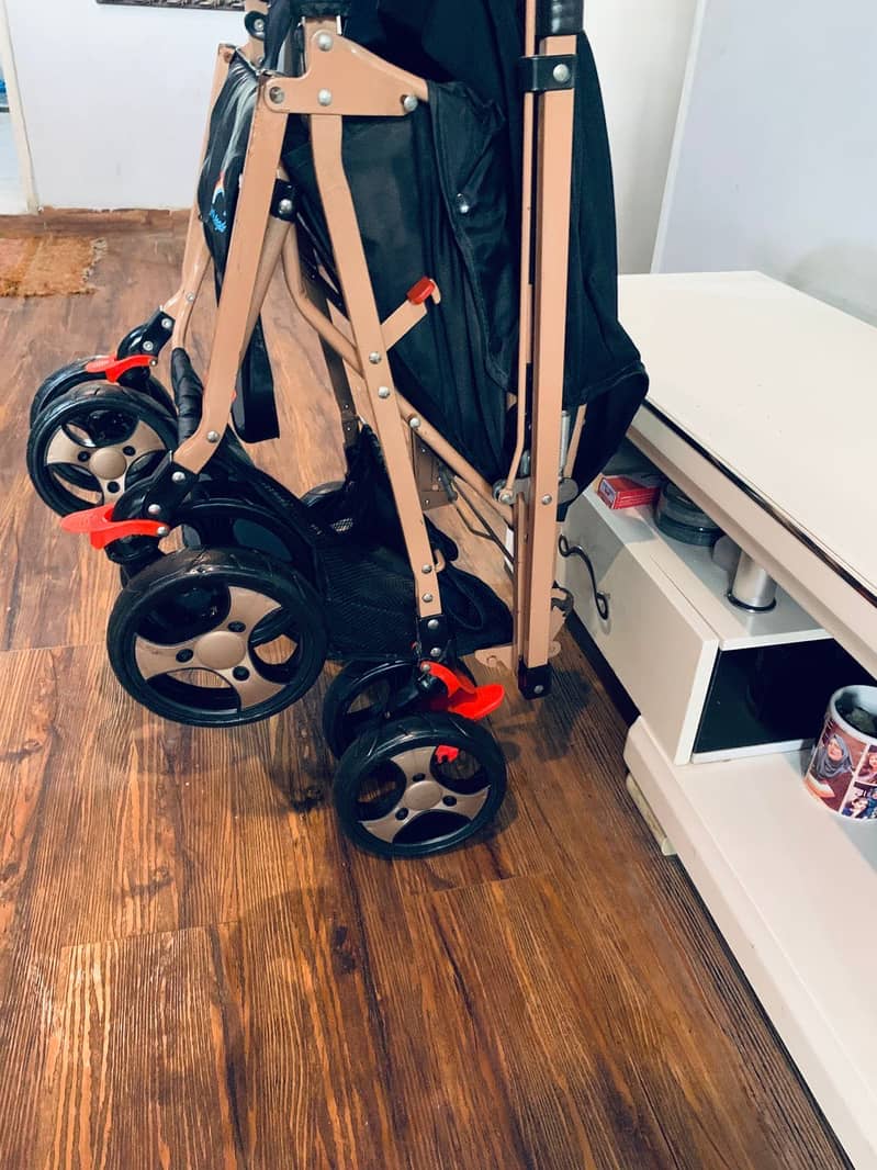 Imported pram/stroller excellent condition 10