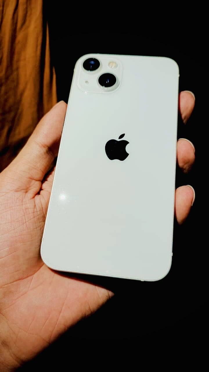 Apple iPhone 13 0