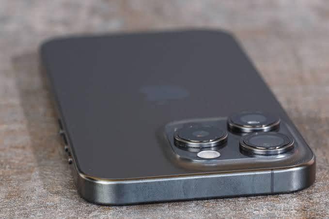 Apple iPhone 15 Pro Max 2