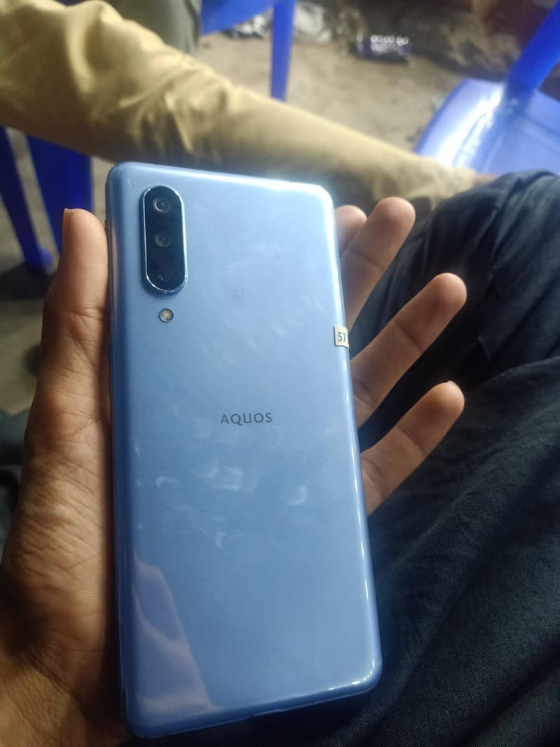 Sharp Aquos Zero 1