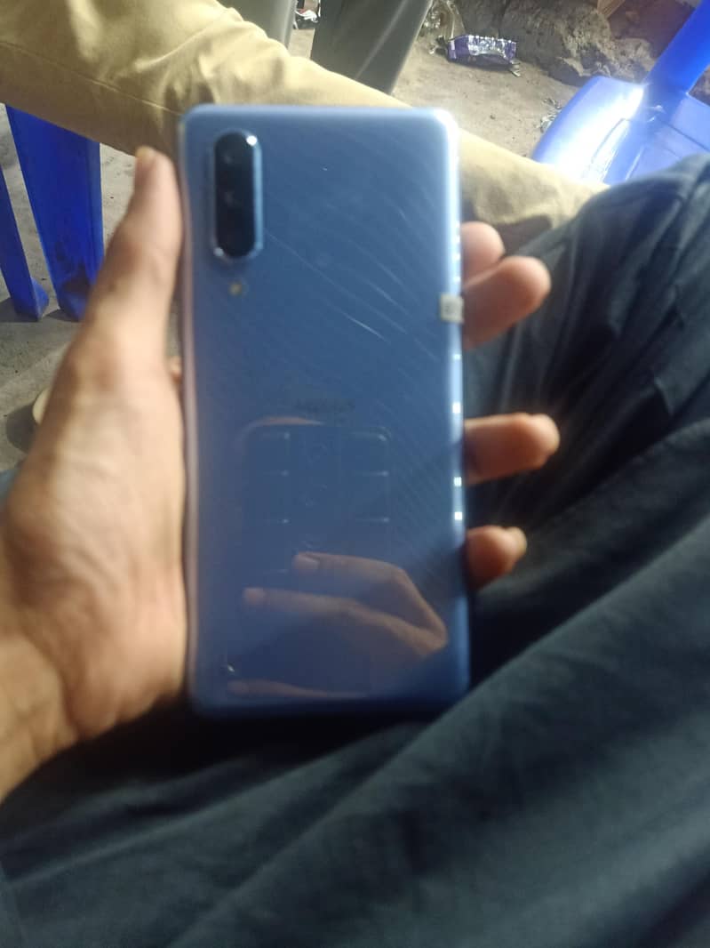 Sharp Aquos Zero 6