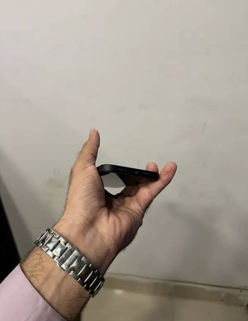 Apple iPhone 13 3