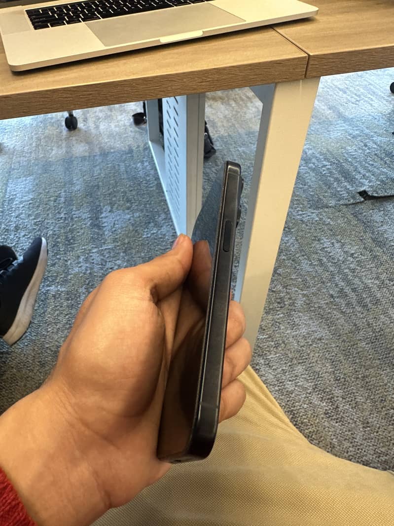 Apple iPhone 15 Pro 1