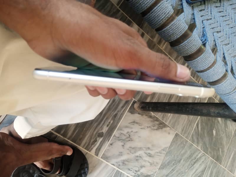 Apple iPhone 11 3