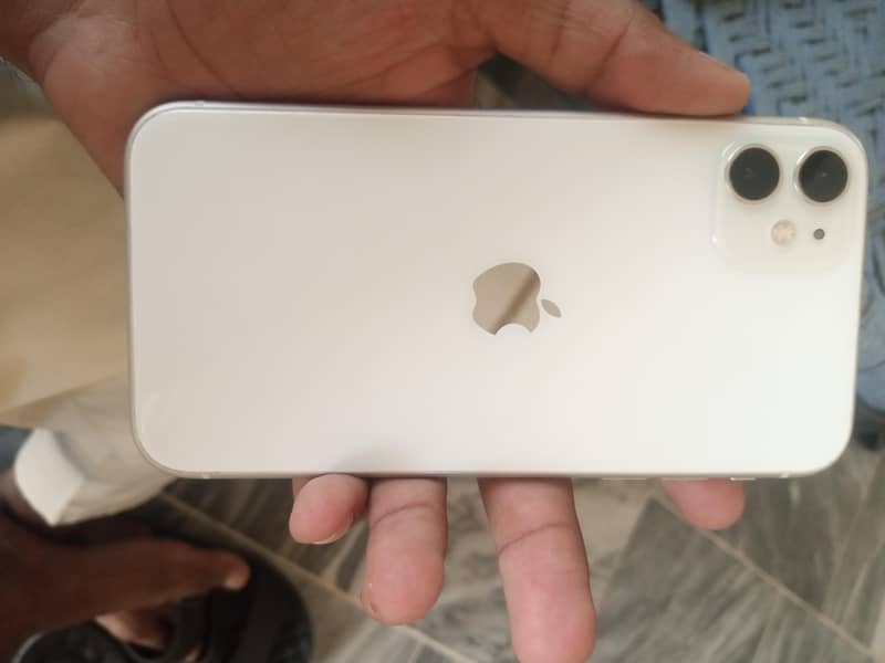 Apple iPhone 11 7